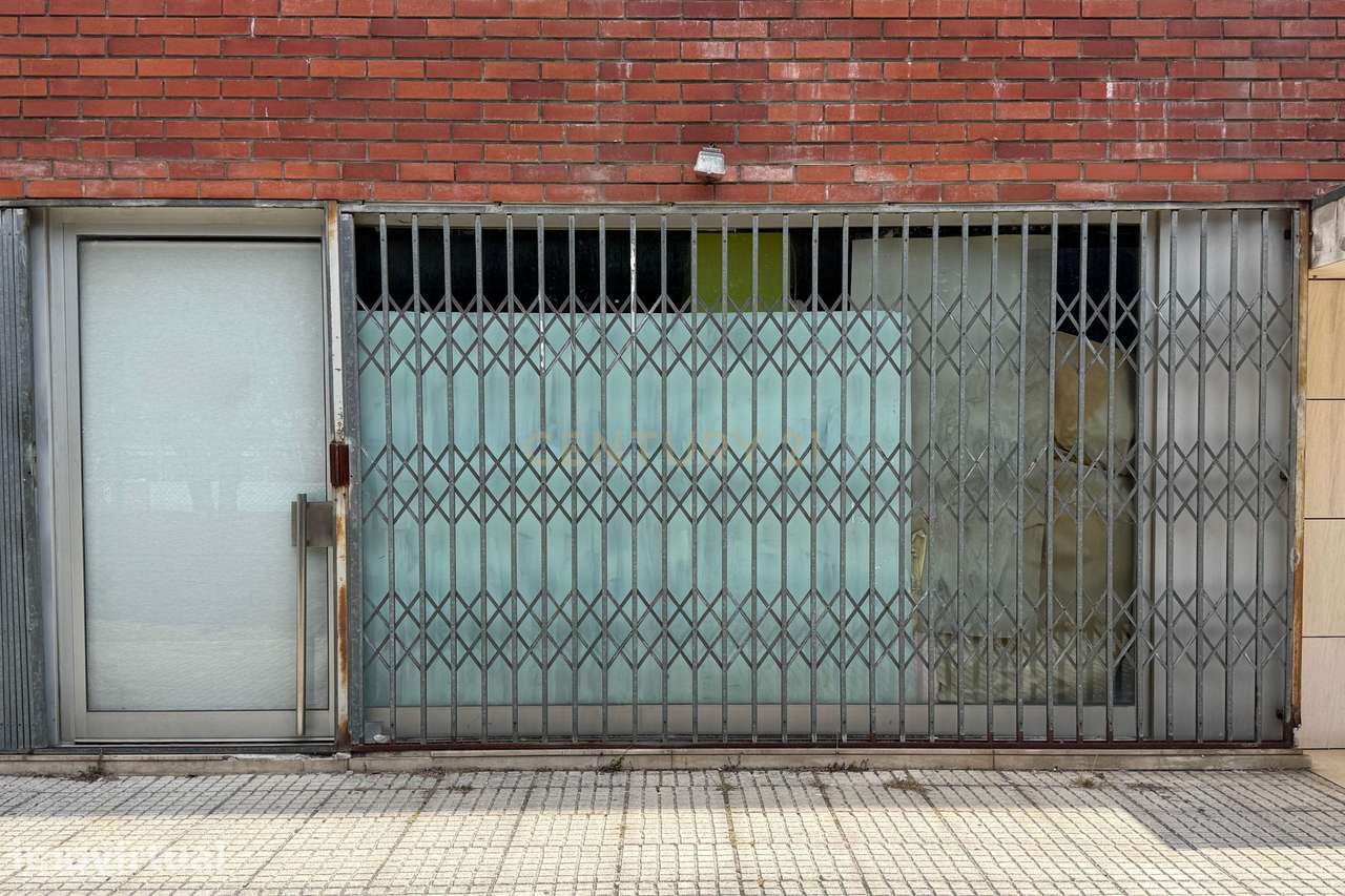 Loja para T1+1 aprovado para habitação, junto ao Metro — oportunidade - Grande imagem: 2/22