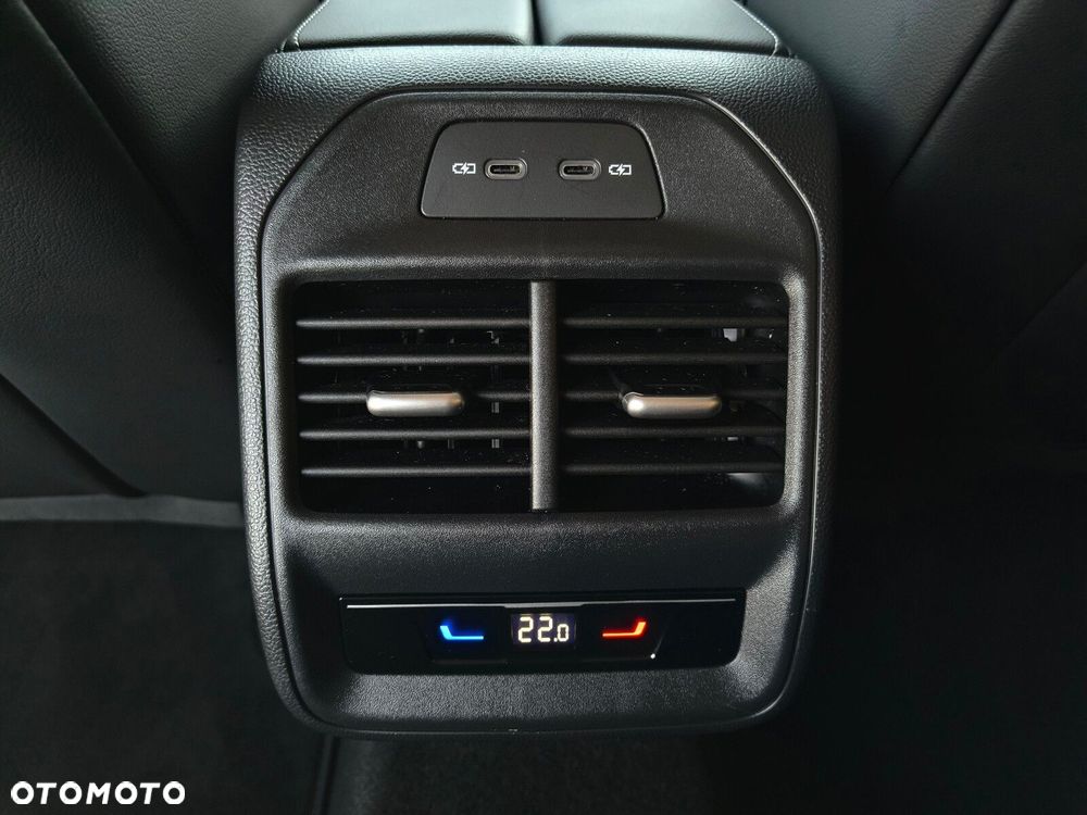 Volkswagen Passat - 22
