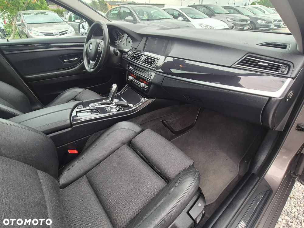 BMW Seria 5 520d - 34