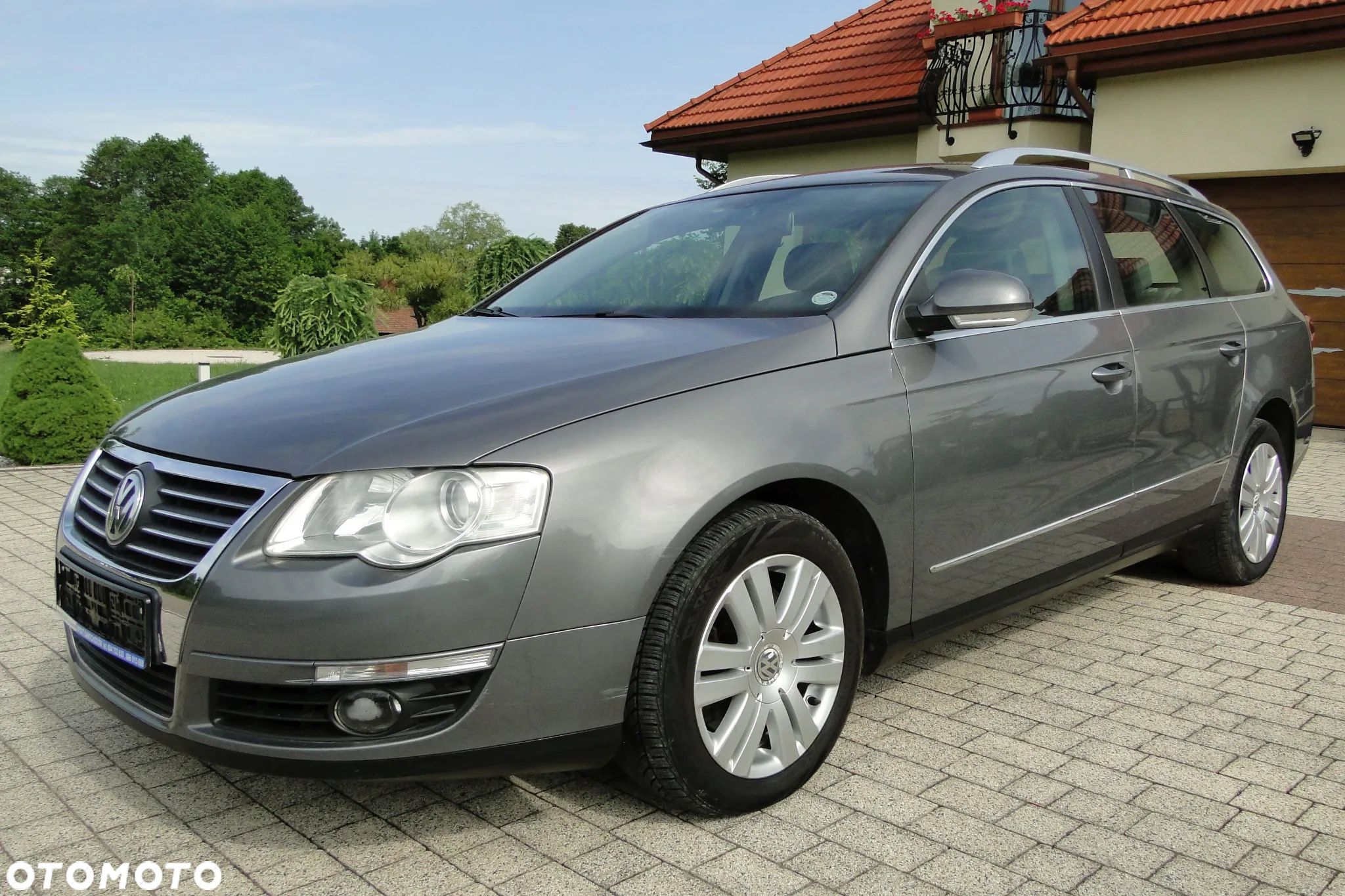 Volkswagen Passat - 1