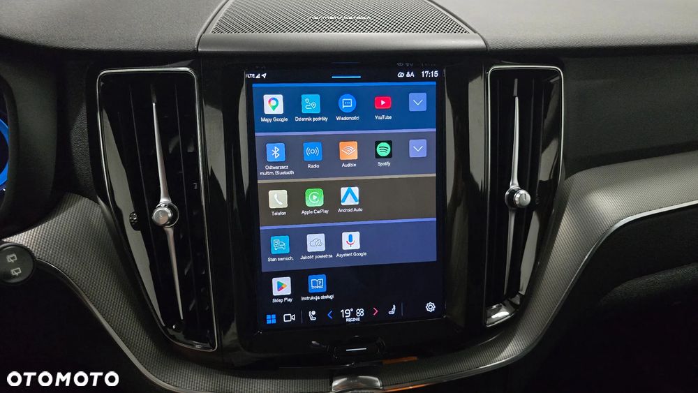 Volvo XC 60 B4 D AWD Plus Dark - 33