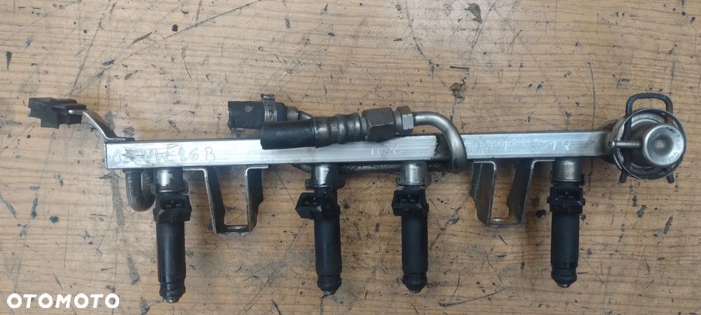 VW AUDI SEAT SKODA 1,6 8V ALZ listwa wtryskowa wtryski 06B133551Q - 1