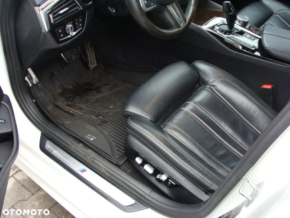 BMW Seria 5 520d xDrive M Sport sport - 7