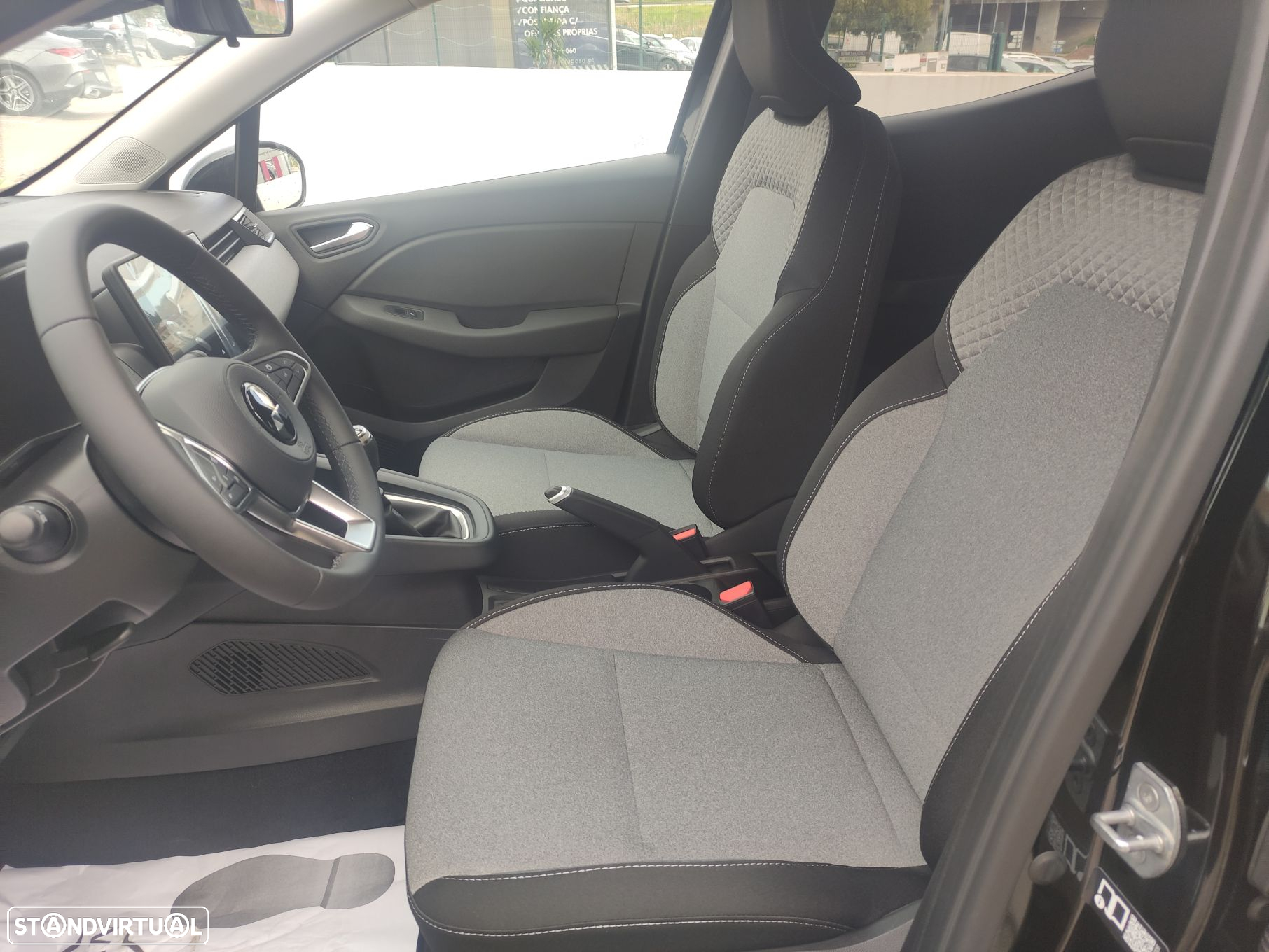 Mitsubishi Colt - 7