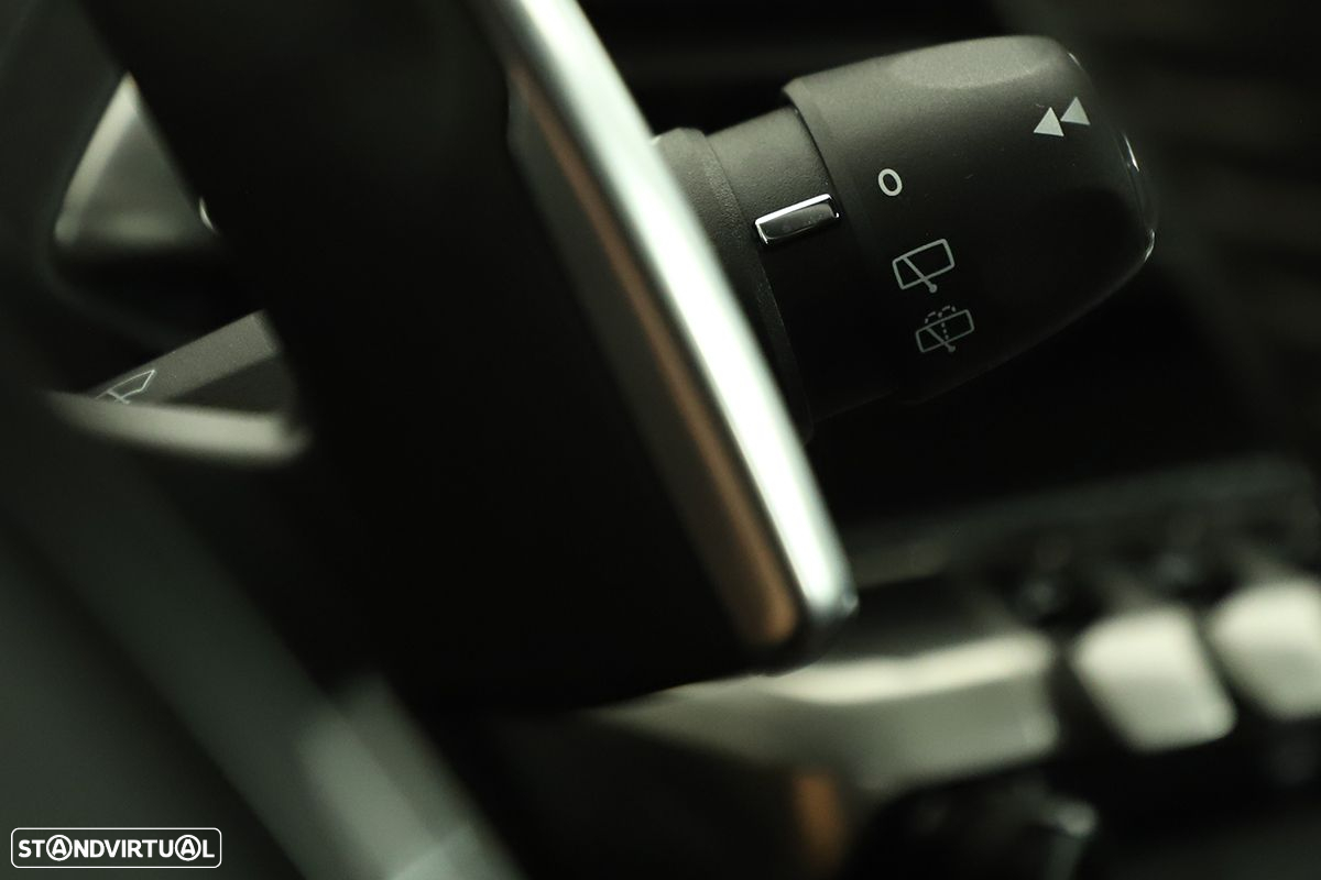 Peugeot 5008 1.2 PureTech Allure Pack EAT8 - 17