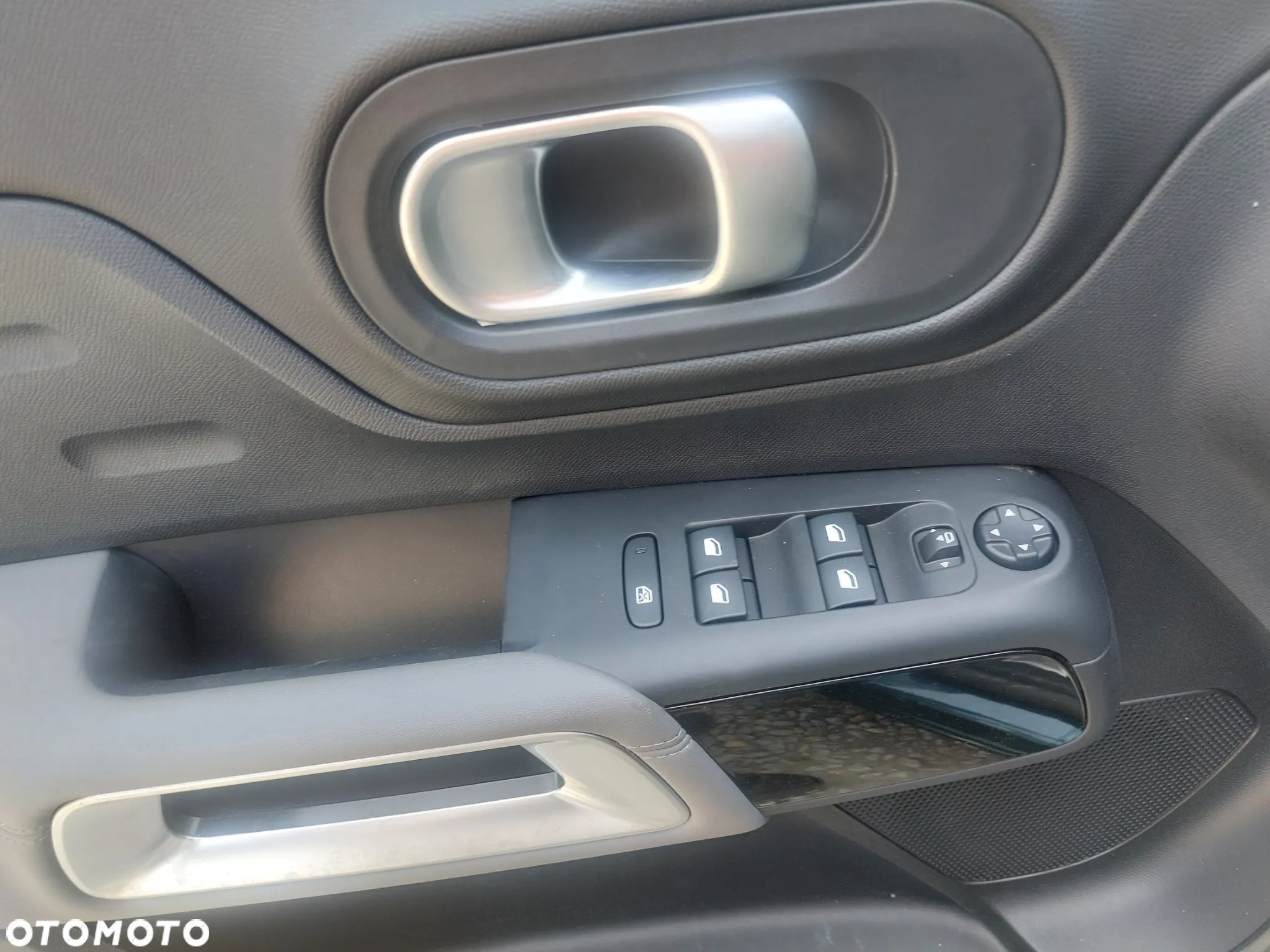 Citroën C5 Aircross 1.6 PureTech Shine EAT8 - 24