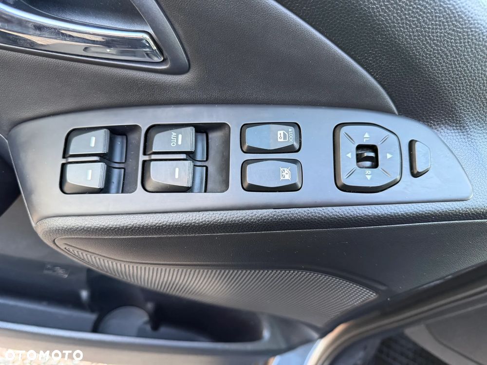 Hyundai ix35 2.0 CRDi 4WD Automatik Premium - 13