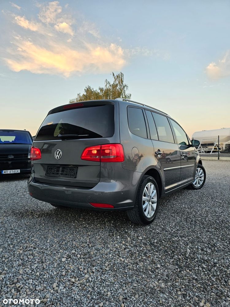 Volkswagen Touran 2.0 TDI DPF Highline - 4