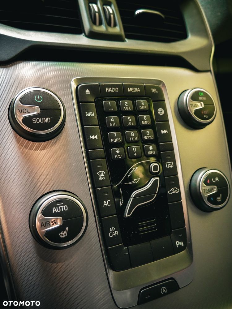 Volvo V40 D2 Momentum - 22