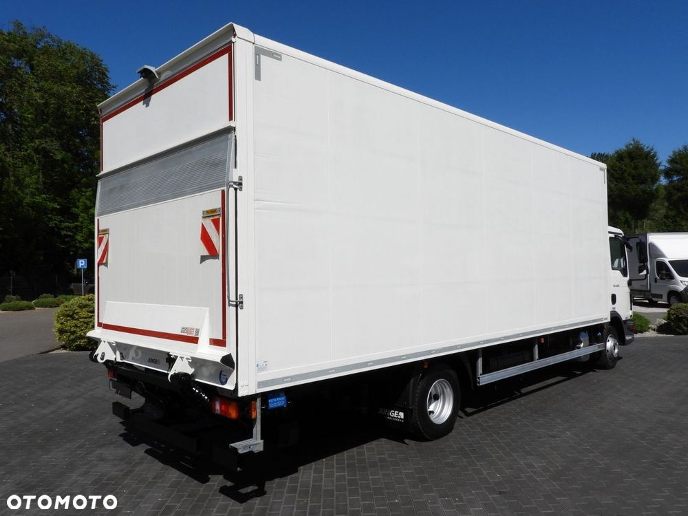 MAN TGL 12.250 KONTENER WINDA 16 PALET TEMPOMAT PNEUMATYKA AUTOMAT  BLIŹNIACZE KOŁA  250KM - 4