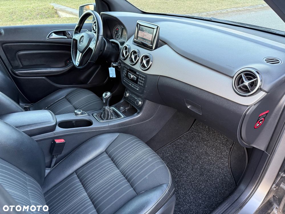 Mercedes-Benz Klasa B 180 BlueEFFICIENCY Edition - 30