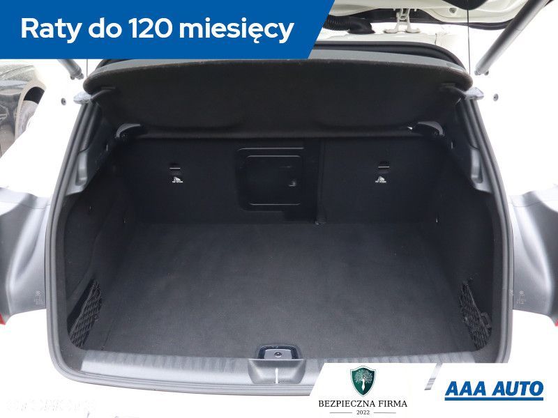 Mercedes-Benz GLA - 16