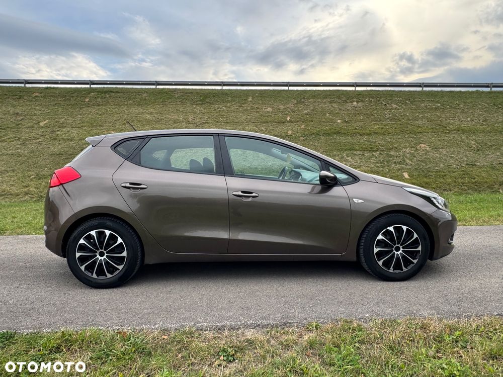 Kia Ceed 1.4 CVVT Fifa World Cup Edition - 21