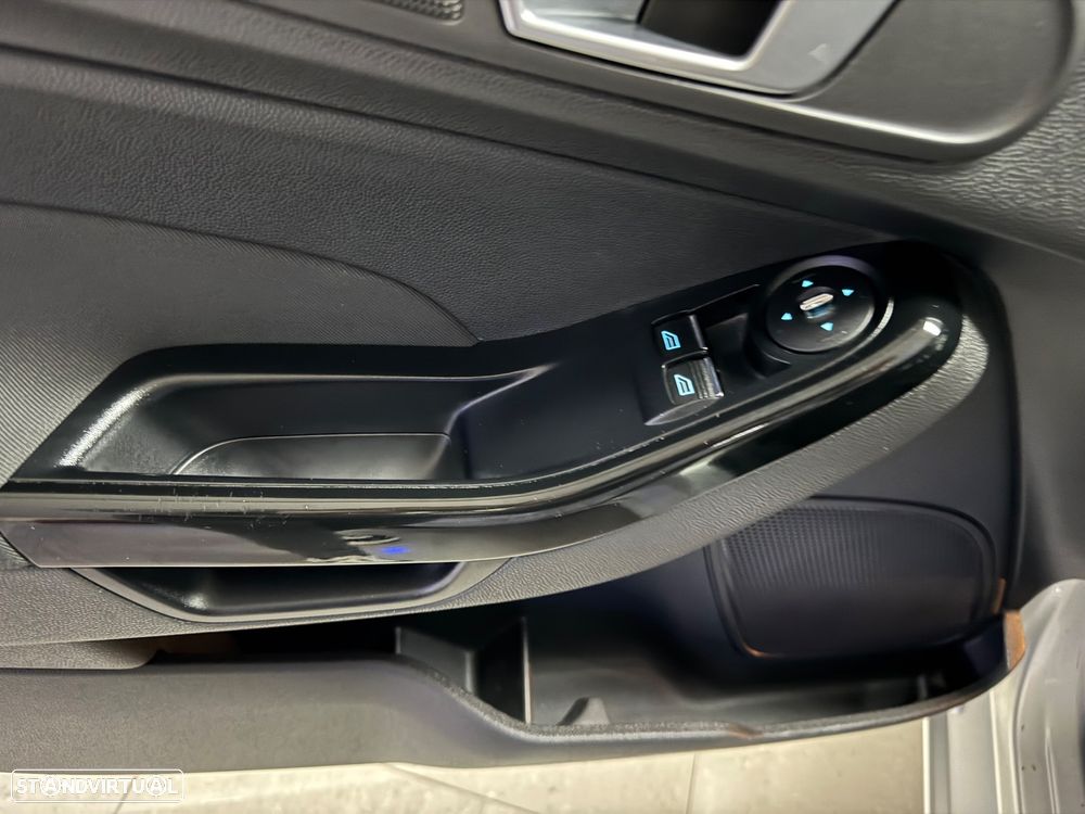 Ford Fiesta 1.0 T EcoBoost Titanium - 28