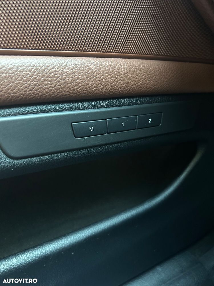 BMW Seria 5 525d xDrive - 14