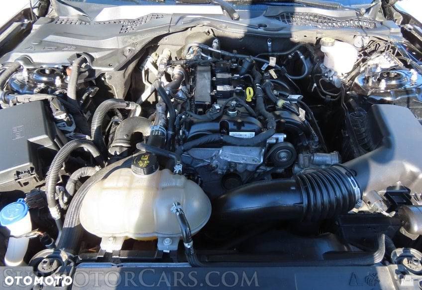 Ford Mustang 2.3 EcoBoost - 11