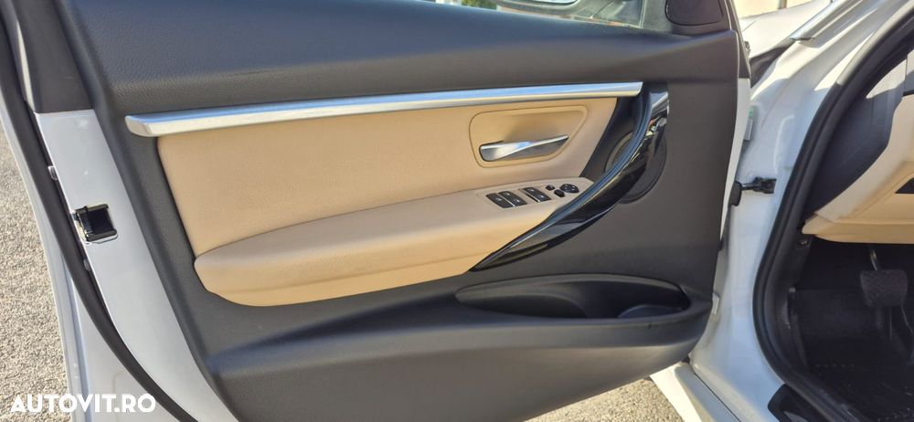 BMW Seria 3 330i xDrive AT M Sport - 10