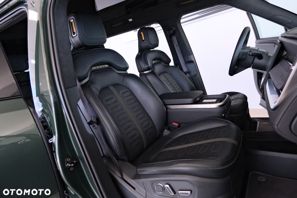 Rivian R1S - 29