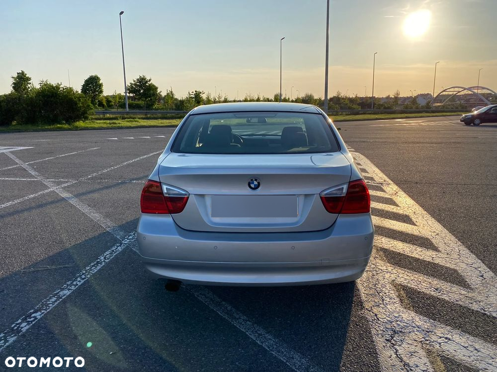 BMW Seria 3 318i - 6