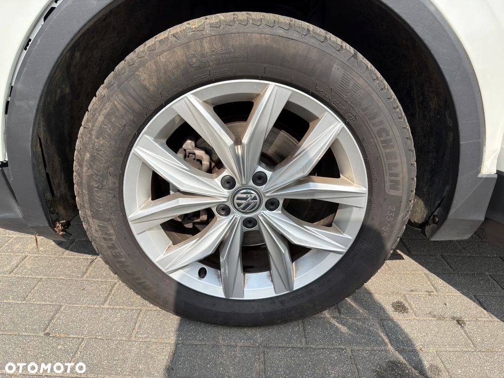 Volkswagen Tiguan - 31