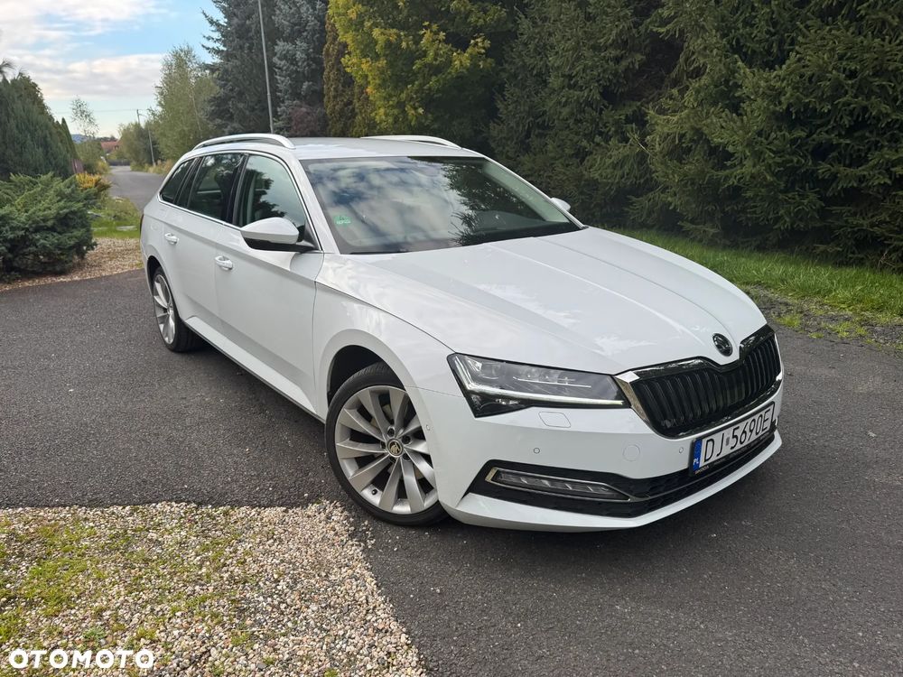 Skoda Superb Combi 2.0 TDI DSG Premium Edition - 1