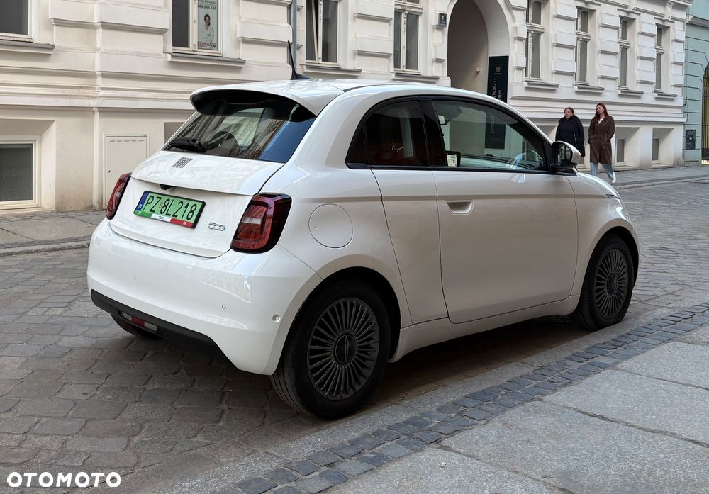 Fiat 500e La Prima - 12