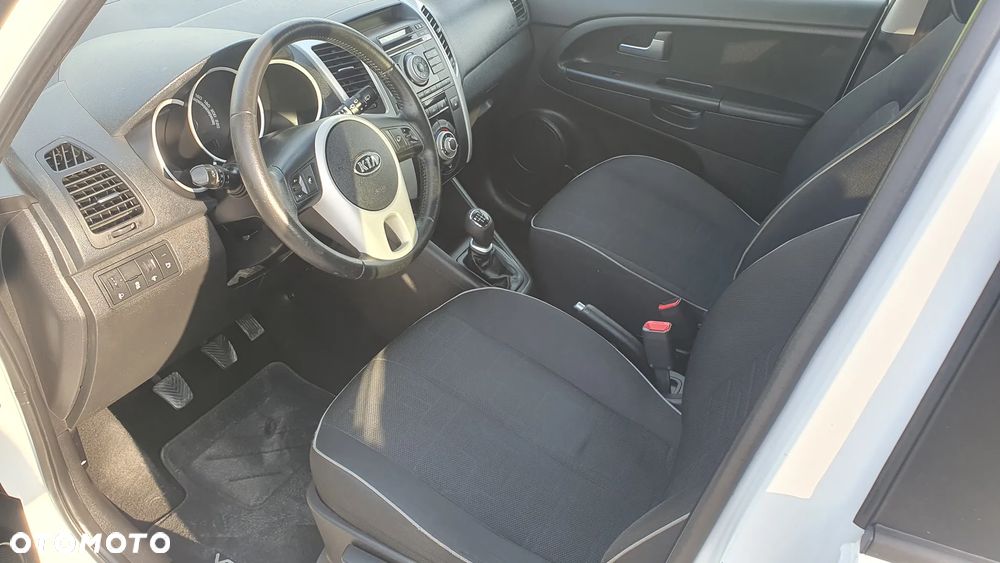 Kia Venga 1.4 CVVT Edition 7 - 12