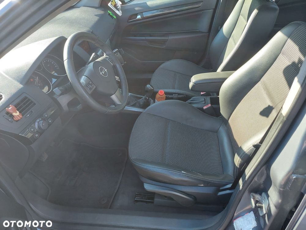 Opel Astra III 1.7 CDTI Cosmo - 11