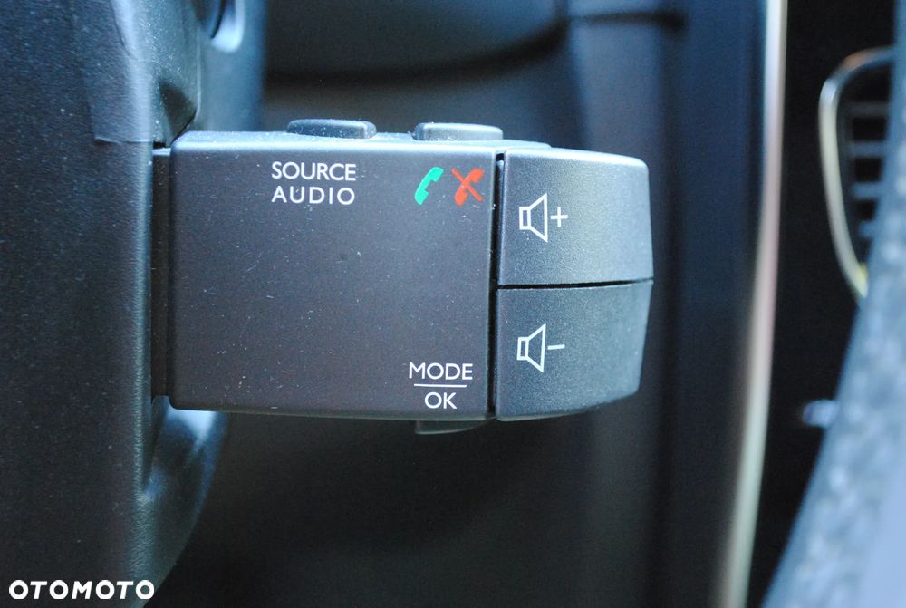 Renault Clio 1.2 16V 75 LIMITED - 13