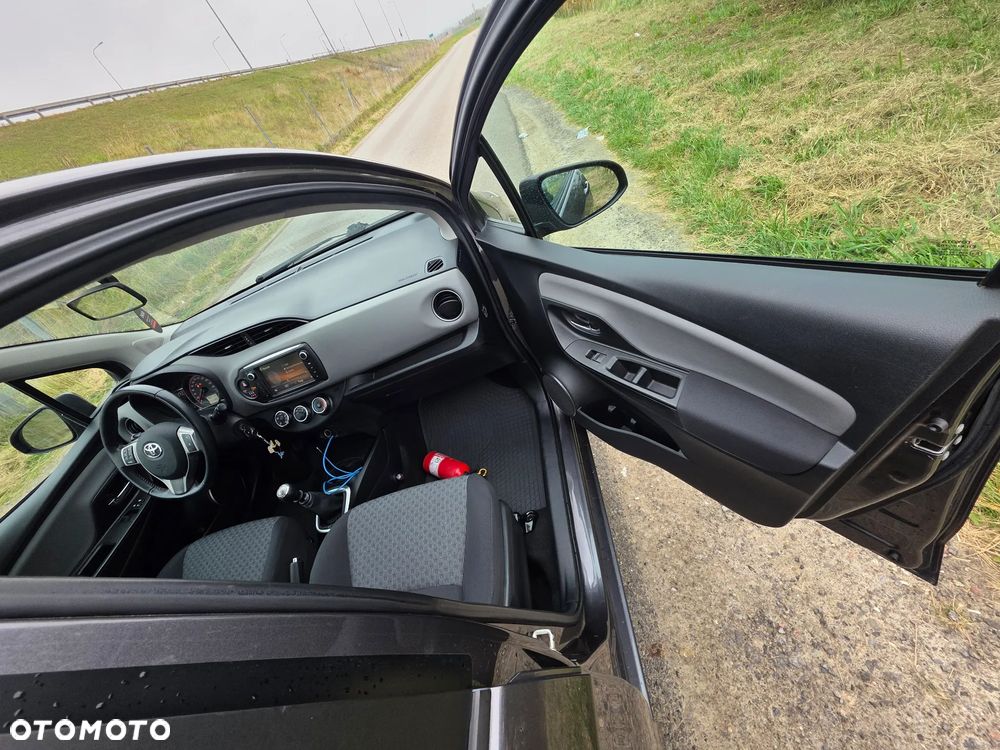 Toyota Yaris 1.33 Premium - 9