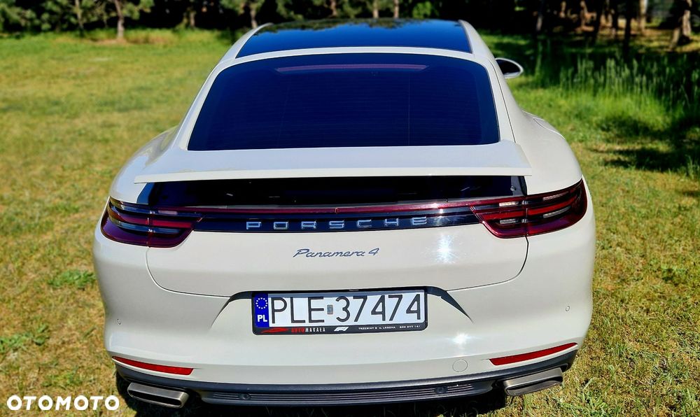 Porsche Panamera 4 - 3