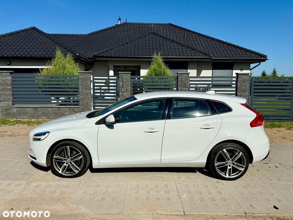 Volvo V40 D2 Geartronic Momentum - 25