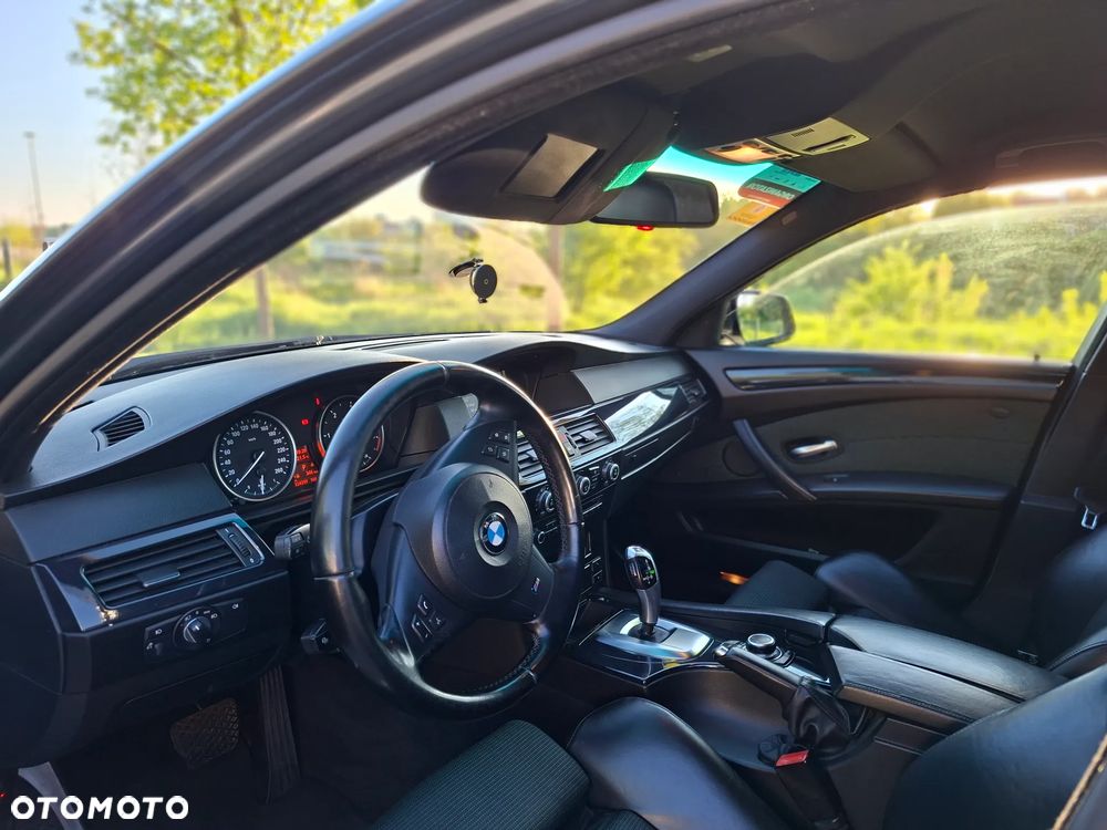 BMW Seria 5 525d Edition Sport - 10