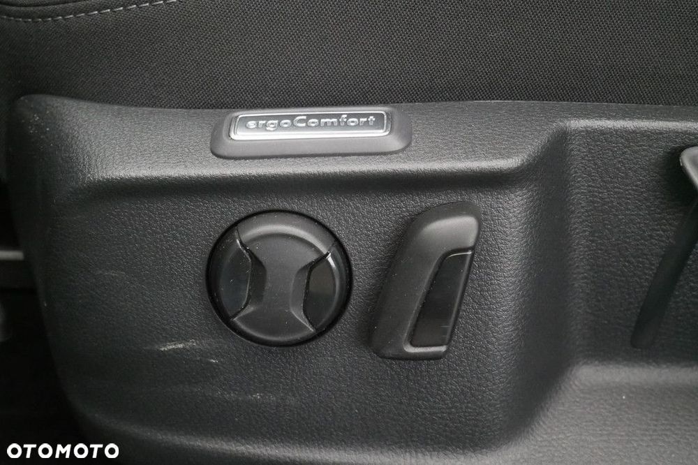 Volkswagen Passat - 30