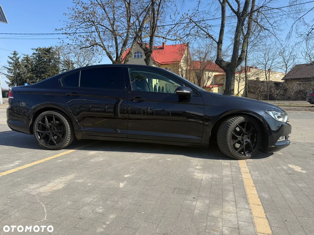 Volkswagen Passat 1.6 TDI SCR DSG Comfortline - 3