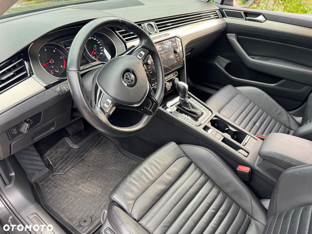 Volkswagen Passat 2.0 TDI SCR DSG Highline - 18