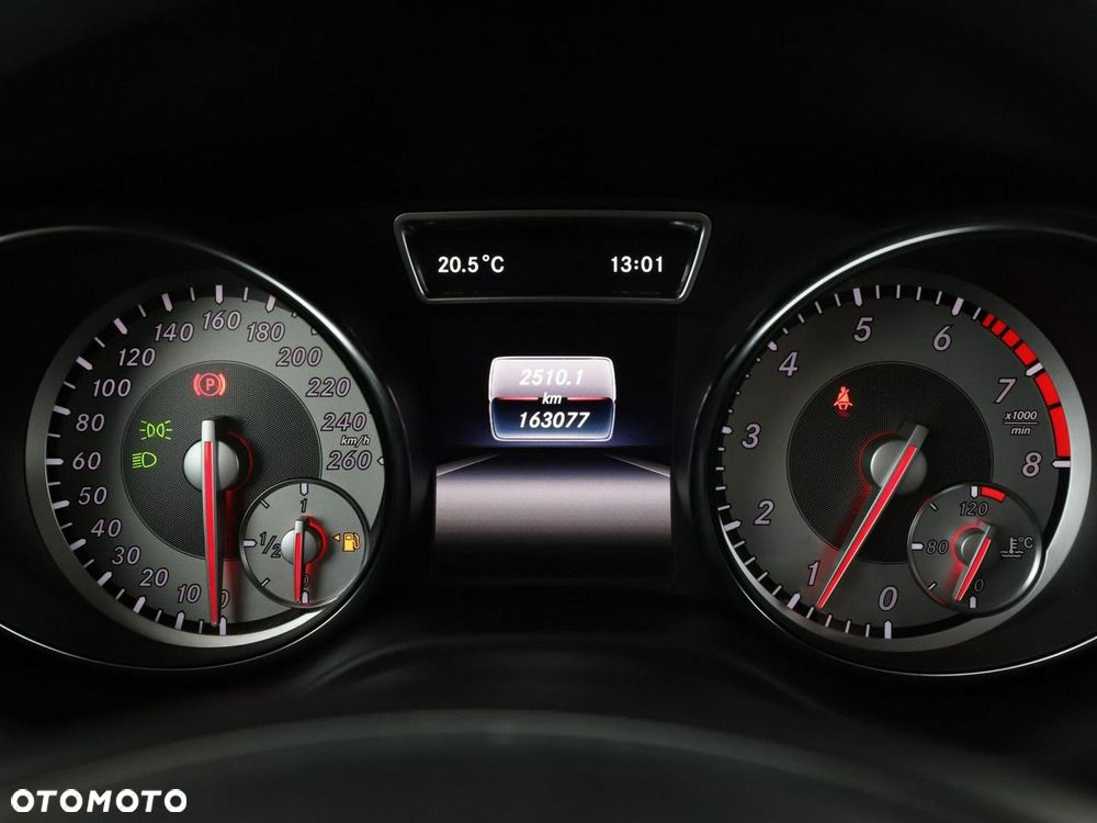 Mercedes-Benz CLA 180 Urban - 23