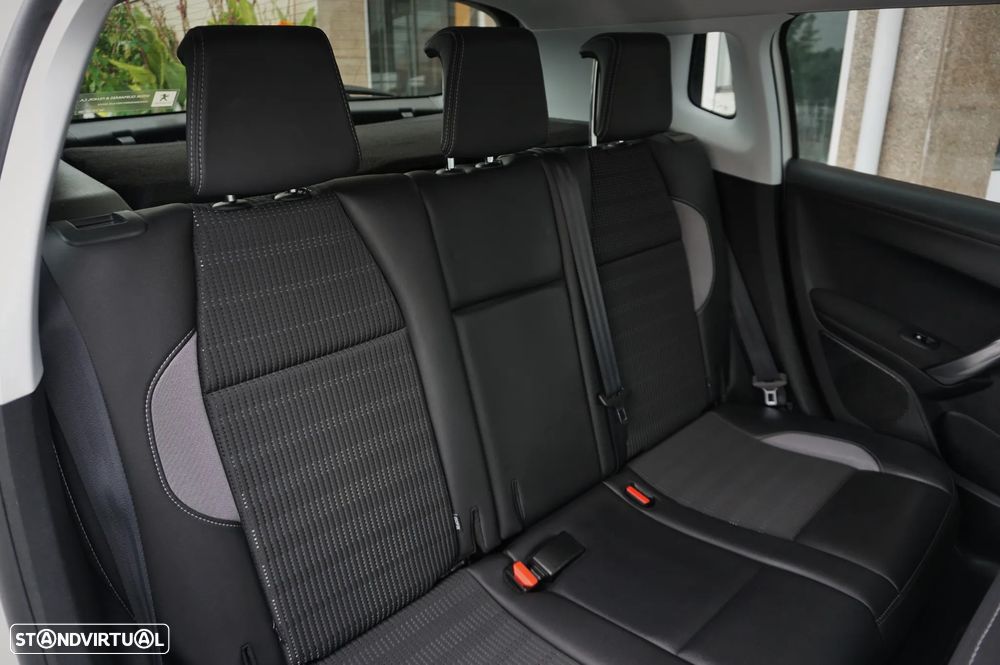 Peugeot 2008 1.6 e-HDi Allure - 19