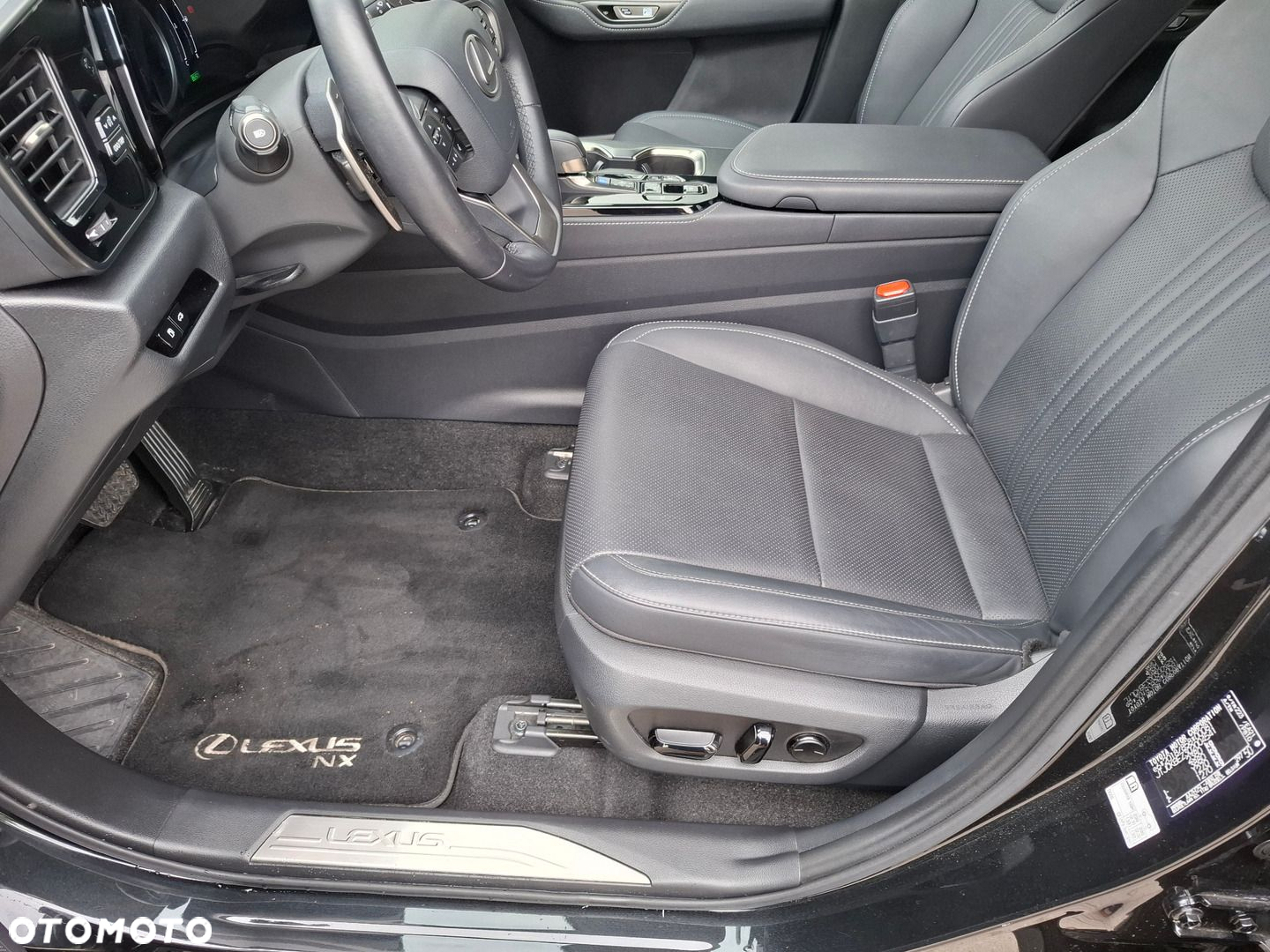 Lexus NX - 14