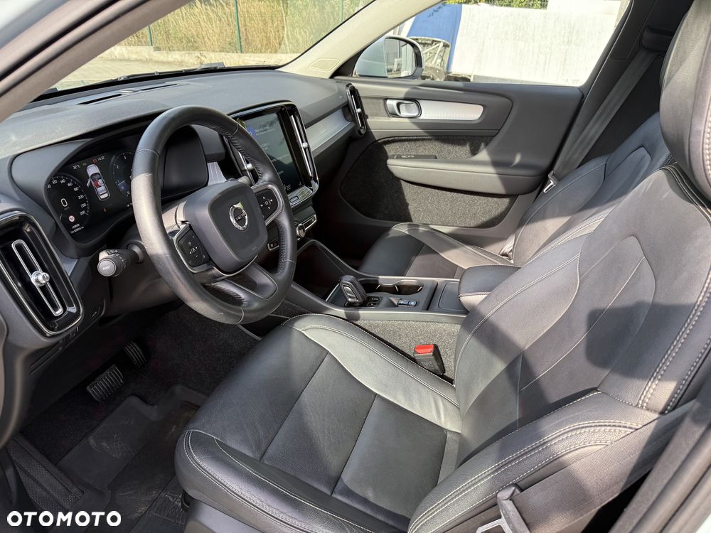 Volvo XC 40 D3 AWD Momentum Pro - 9
