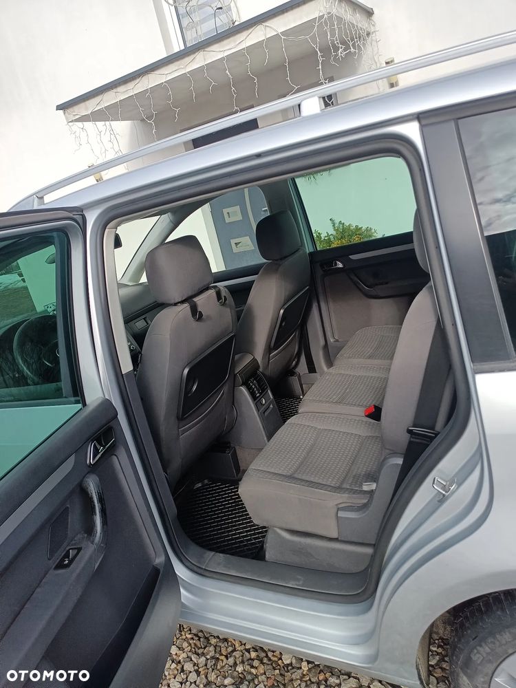 Volkswagen Touran 2.0 TDI Trendline - 8