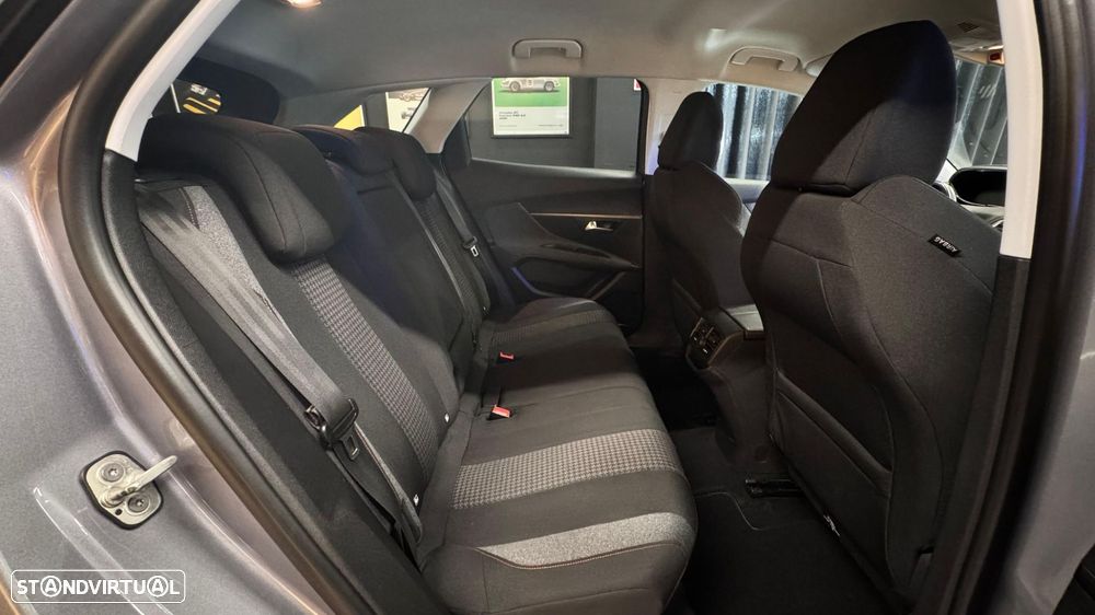 Peugeot 3008 1.6 BlueHDi Style EAT6 - 10