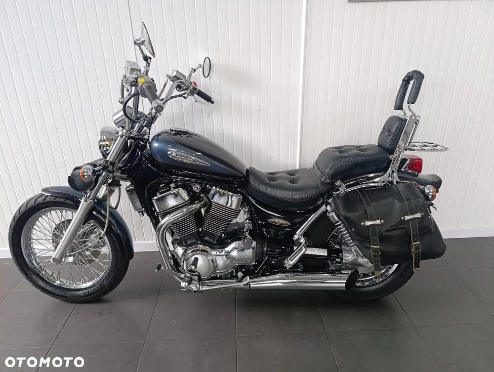 Suzuki Intruder - 7