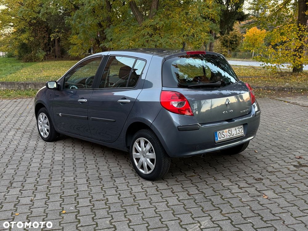Renault Clio - 2