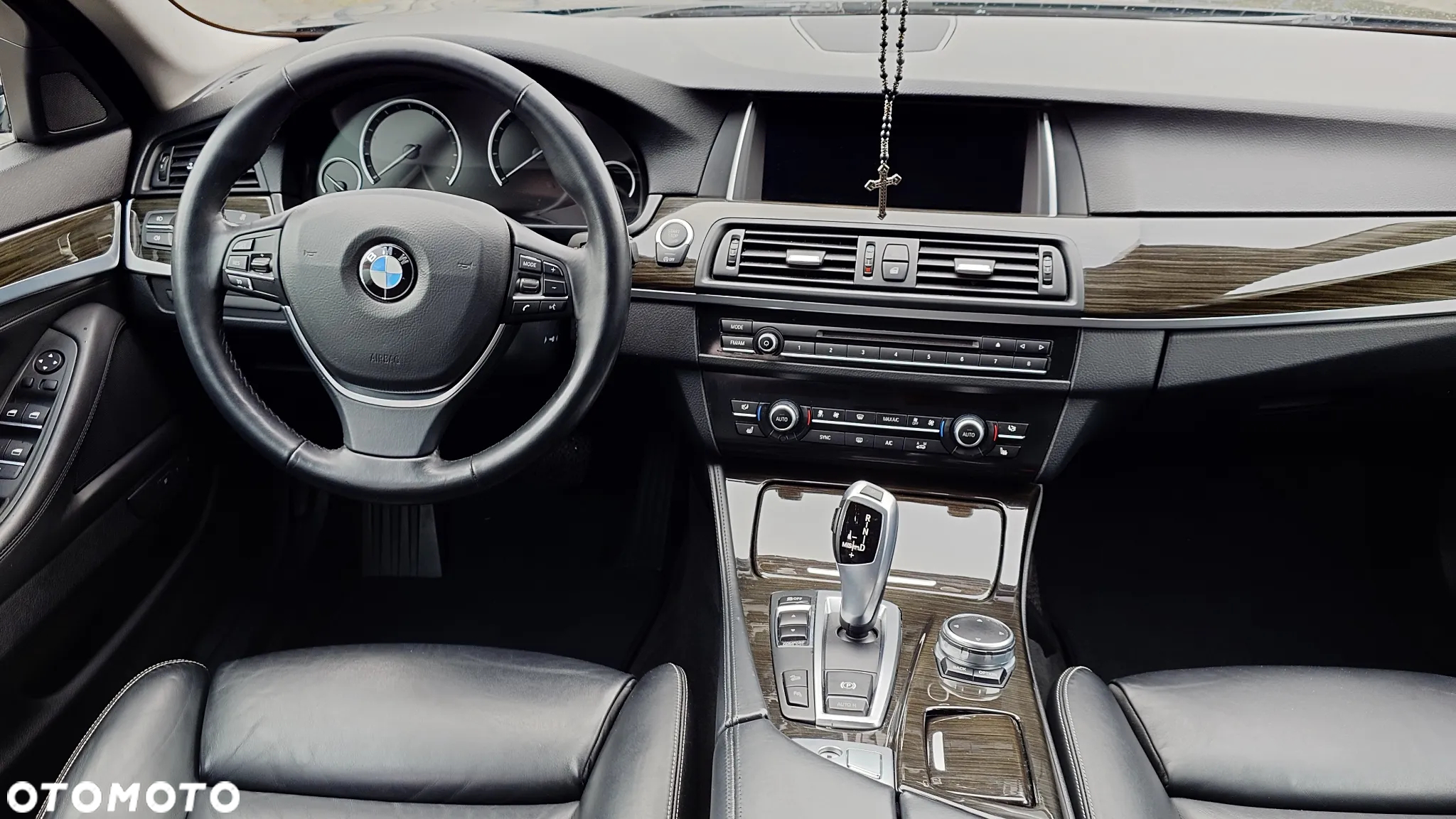 BMW Seria 5 535i xDrive Luxury Line - 28