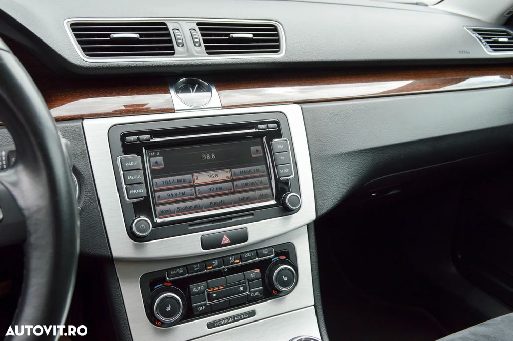 Volkswagen Passat 2.0 TDI DPF 4Motion Highline - 30