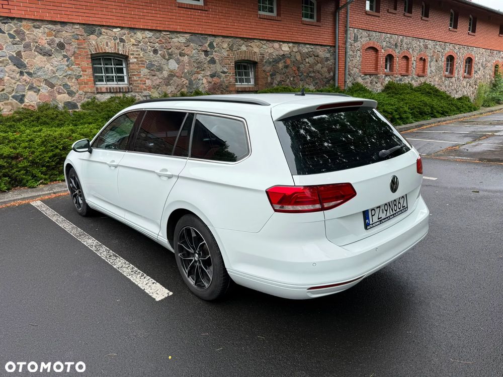 Volkswagen Passat - 18