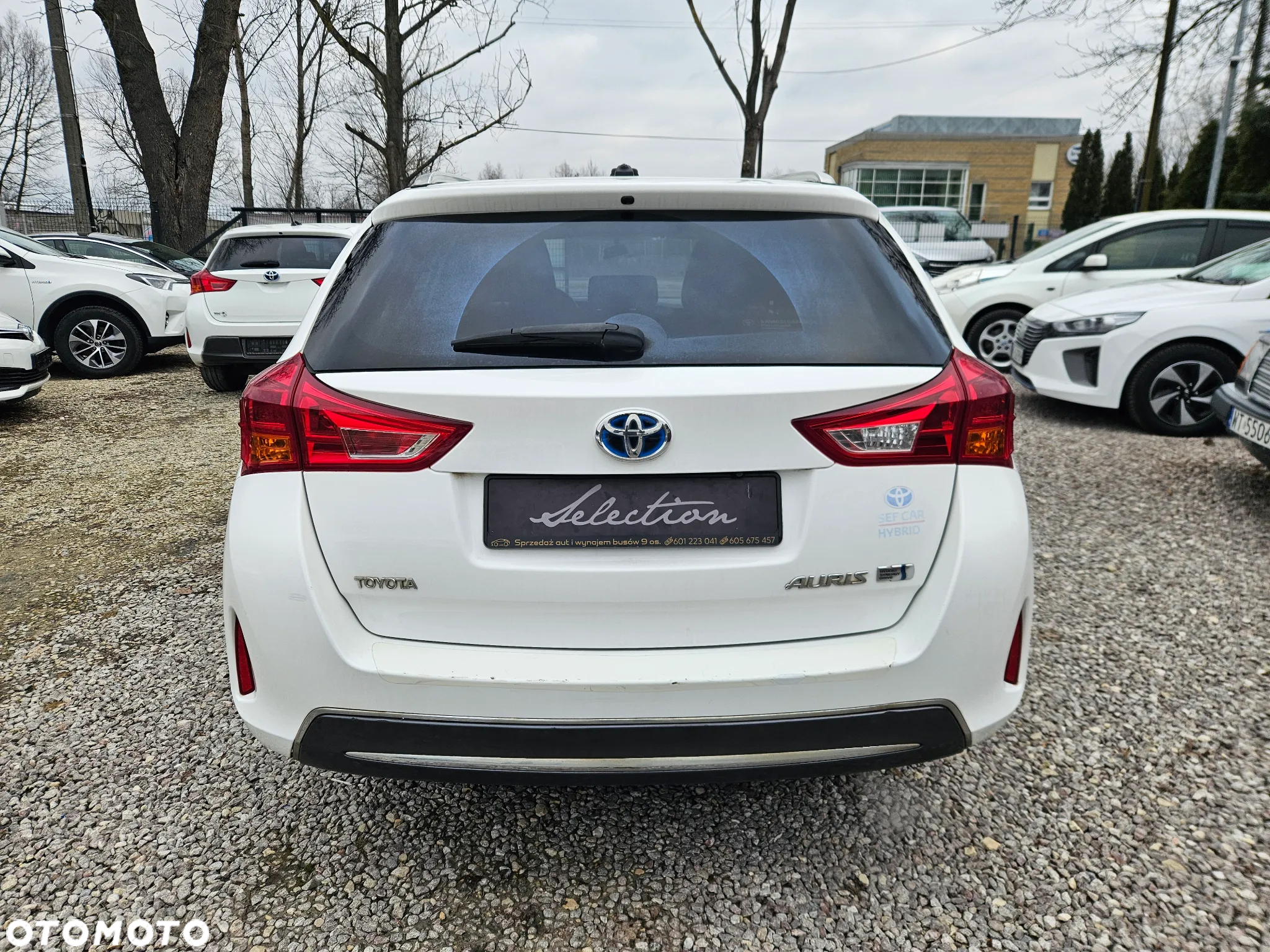 Toyota Auris Hybrid 135 Dynamic - 6