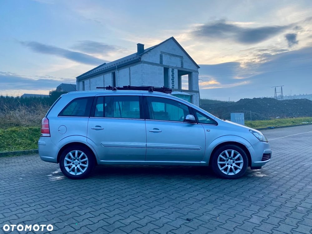 Opel Zafira 1.6 Essentia - 4