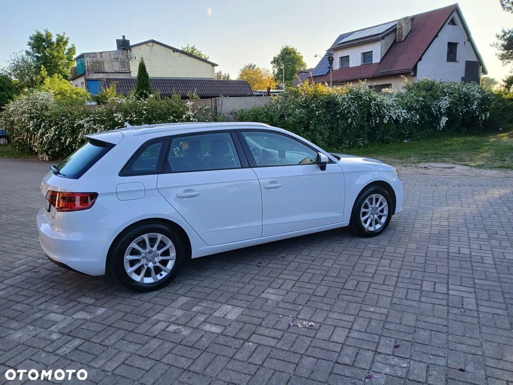 Audi A3 Sportback 1.6 TDI Attraction - 5